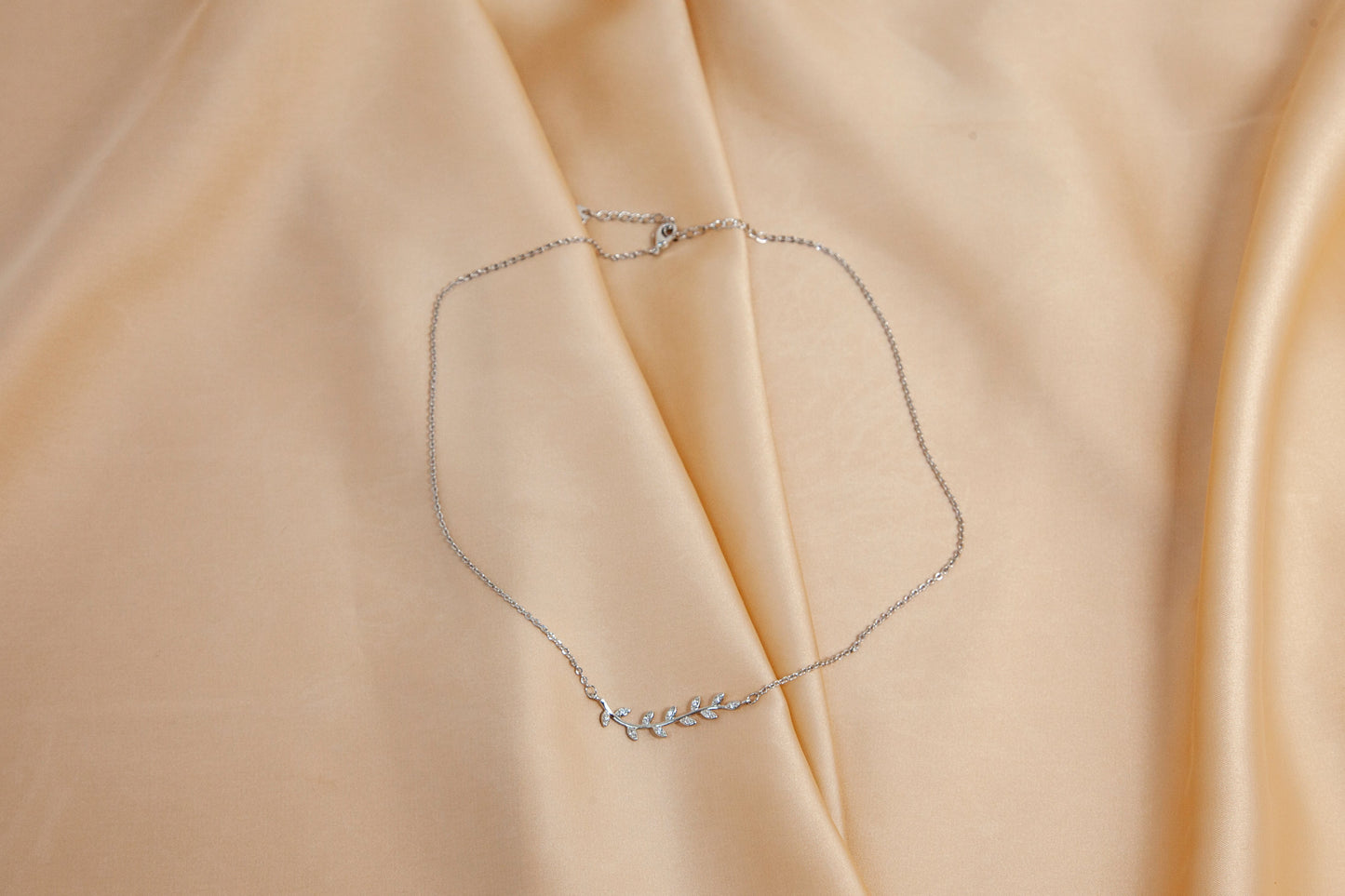 Collier Oliva Maison de Conti jewelry